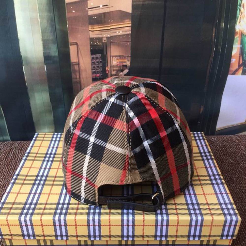 B**rry hat